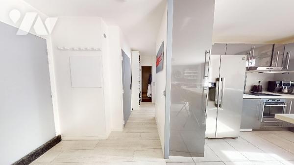 2 pièces de 49,78 m², situé au 2ᵉ étage avec ascenseur d’un immeuble récent construit en 2004