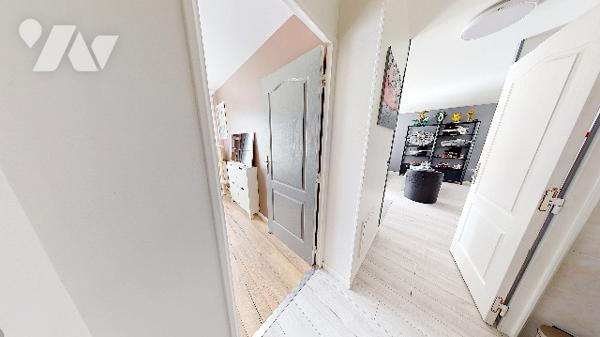 2 pièces de 49,78 m², situé au 2ᵉ étage avec ascenseur d’un immeuble récent construit en 2004