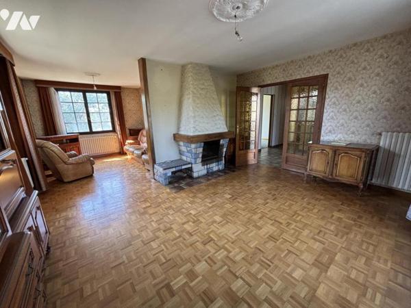 Maison 4 pièces (environ 93 m² habitables) sur sous-sol complet, proche commodités
