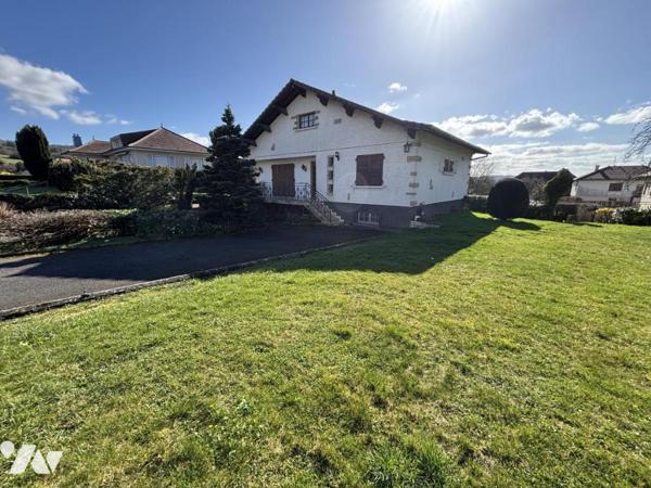 Maison 4 pièces (environ 93 m² habitables) sur sous-sol complet, proche commodités