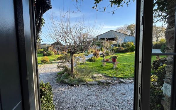 Maison à vendre    3 pièces • 115 m2 Saint-Gelven