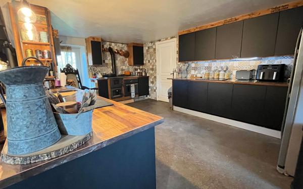 Maison à vendre    3 pièces • 115 m2 Saint-Gelven