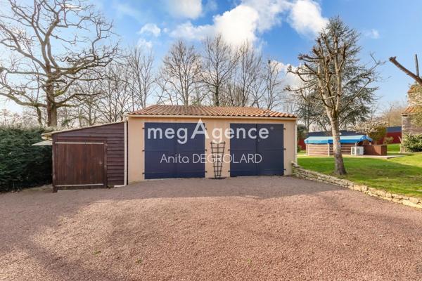 Maison à LA ROCHE-SUR-YON, 85000 - 7 pièces 184m²