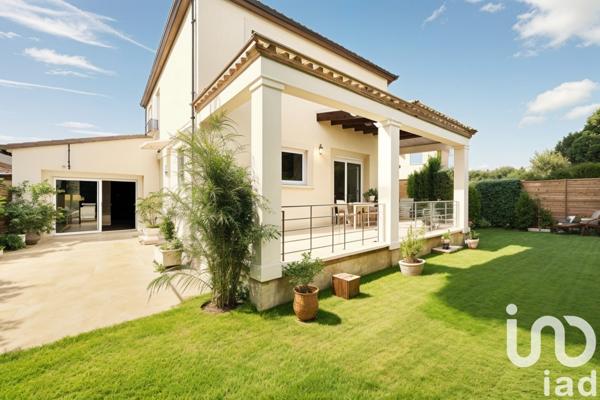 Maison traditionnelle 5 pièces de 126 m² à Beauvoisin (30640)