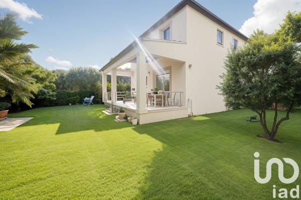 Maison traditionnelle 5 pièces de 126 m² à Beauvoisin (30640)