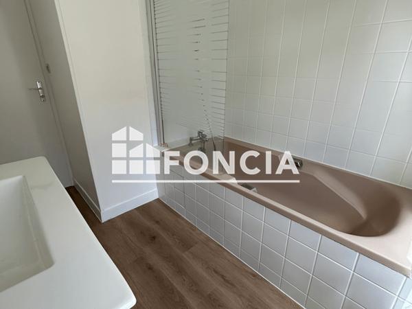 Location Appartement 2 pièces 54.49 m² - 3e ETAGE - PORTE 3 Niort 79000