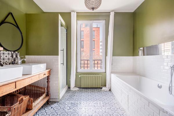 Ensemble immobilier mixte bureaux et habitation