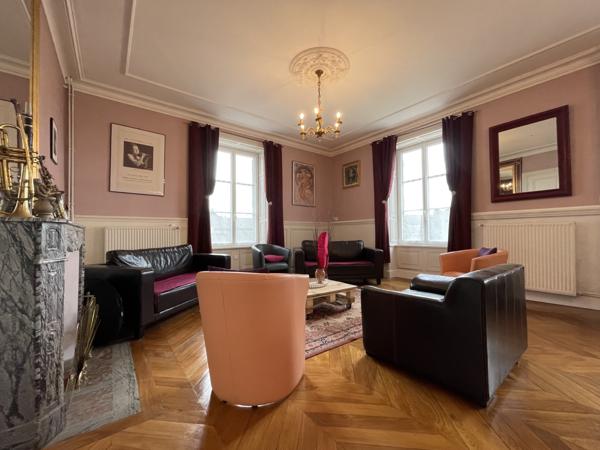 Vernet-la-Varenne (63580) Hôtel particulier ou Grande maison familiale, à vous de réaliser vos rêves !