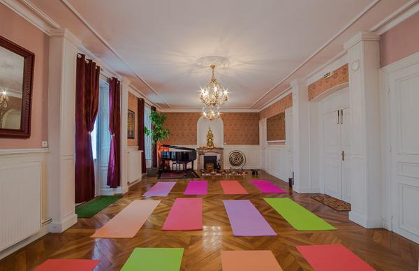 Vernet-la-Varenne (63580) Hôtel particulier ou Grande maison familiale, à vous de réaliser vos rêves !