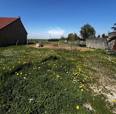 Terrain constructible à FONTAINE AU PIRE (59157)