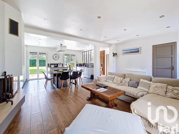 Maison à vendre 7 pièces 152 m² Saint-Fargeau-Ponthierry