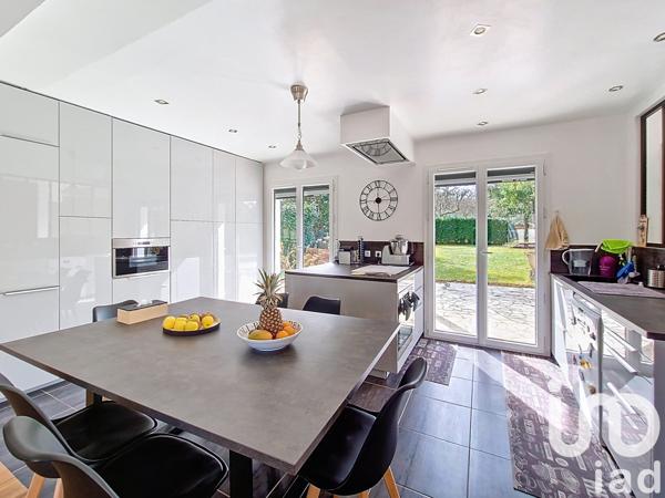 Maison à vendre 7 pièces 152 m² Saint-Fargeau-Ponthierry