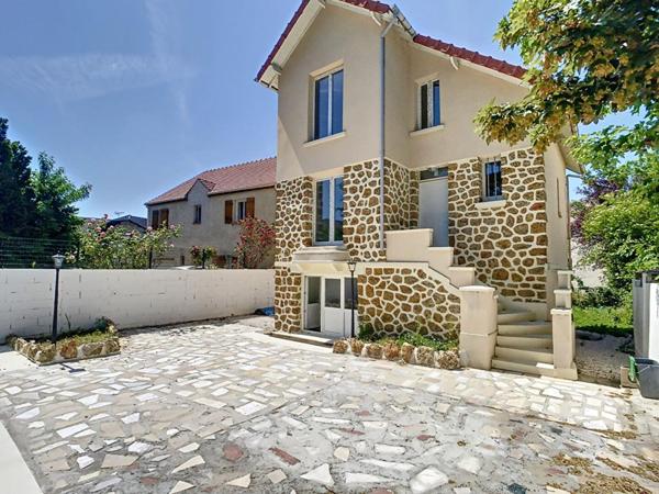 Coup de coeur ! Maison entièrement rénovée, 10 min à pied de la gare