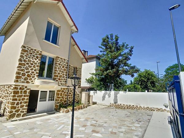 Coup de coeur ! Maison entièrement rénovée, 10 min à pied de la gare