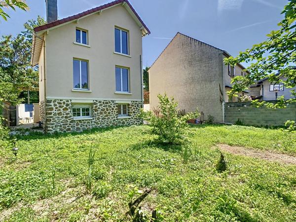 Coup de coeur ! Maison entièrement rénovée, 10 min à pied de la gare