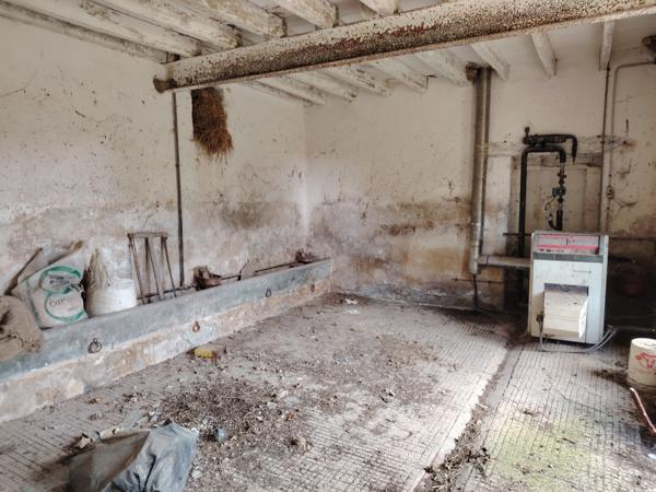 Ancienne fermette à rénover de 130 m² plus grange de 80 m²