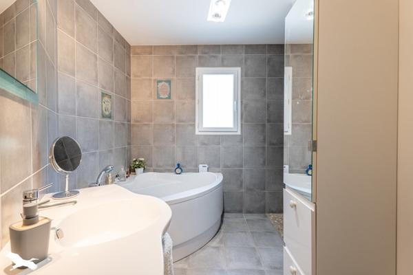 Maison à vendre |  Saintes |  3 pièces | 125 m²