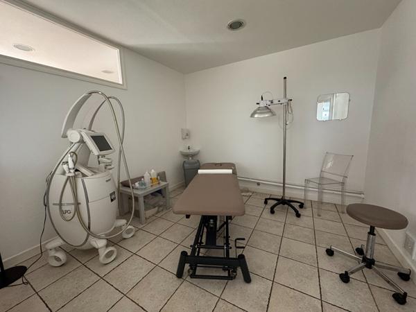 A vendre dans le centre-ville de Concarneau bureaux 7 pièces, 137 m² , Concarneau