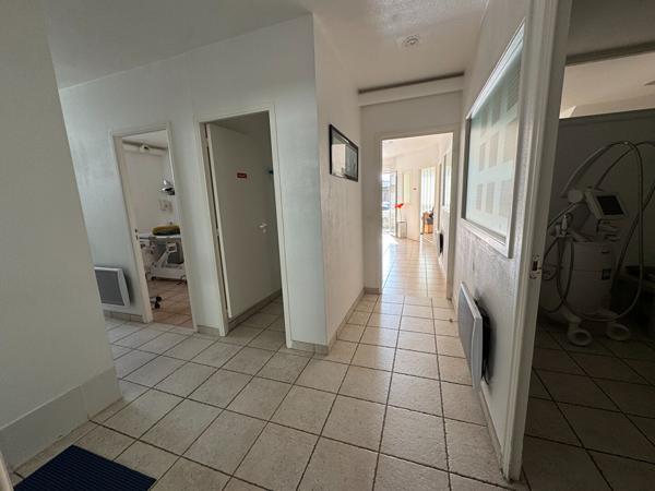 A vendre dans le centre-ville de Concarneau bureaux 7 pièces, 137 m² , Concarneau