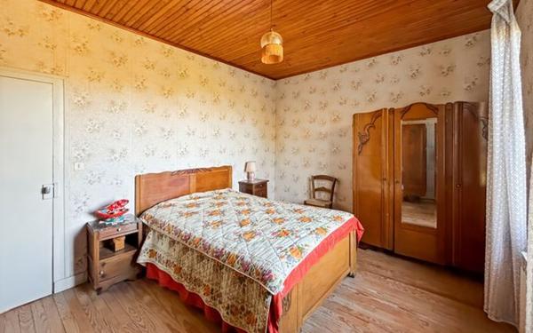 Maison à vendre    7 pièces •  Lamothe-Goas