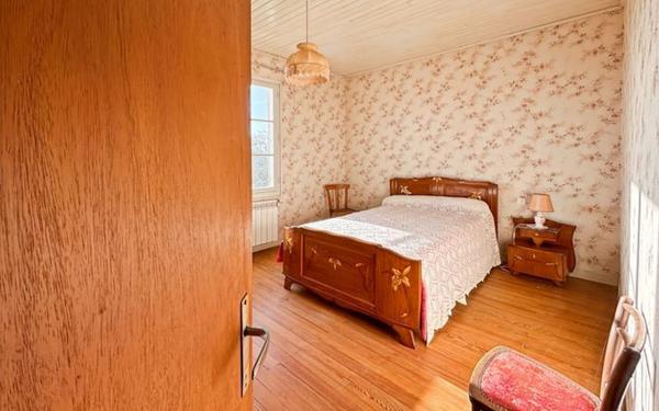 Maison à vendre    7 pièces •  Lamothe-Goas