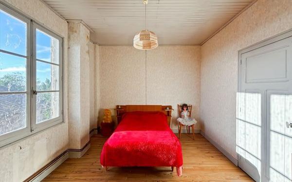 Maison à vendre    7 pièces •  Lamothe-Goas