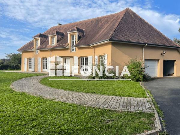 Location Maison 6 pièces 244.7 m² - 578 ROUTE DE L AUBET Beaufay 72110