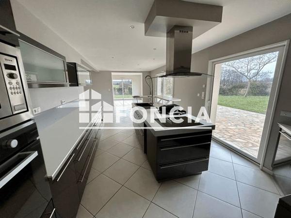 Location Maison 6 pièces 244.7 m² - 578 ROUTE DE L AUBET Beaufay 72110