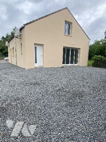 Appartement avec séjour, cuisine ouverte aménagée et équipée, 2 WC, 2 chambres avec 2 salle d'eau