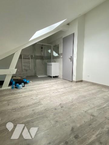 Appartement avec séjour, cuisine ouverte aménagée et équipée, 2 WC, 2 chambres avec 2 salle d'eau