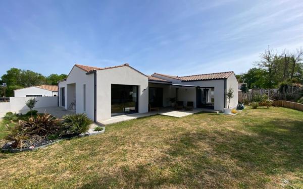 Maison à vendre    4 pièces •  Les Mathes