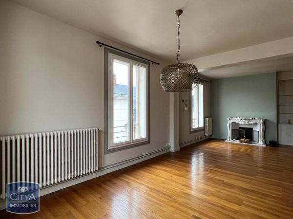Appartement à louer 3 pièces 102.25m² Tours (37000)