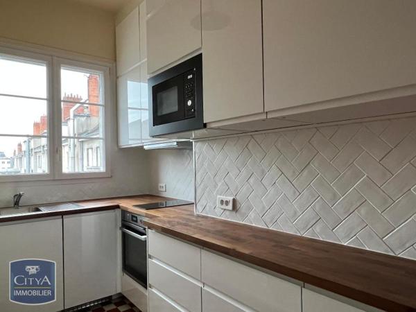 Appartement à louer 3 pièces 102.25m² Tours (37000)