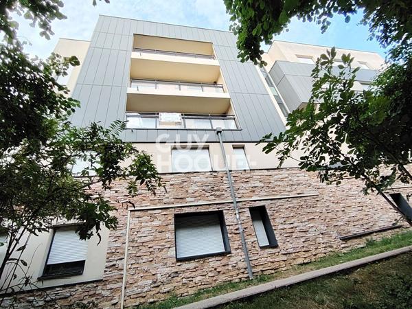À vendre  Appartement 2 pièces avec loggia et parking à Sceaux