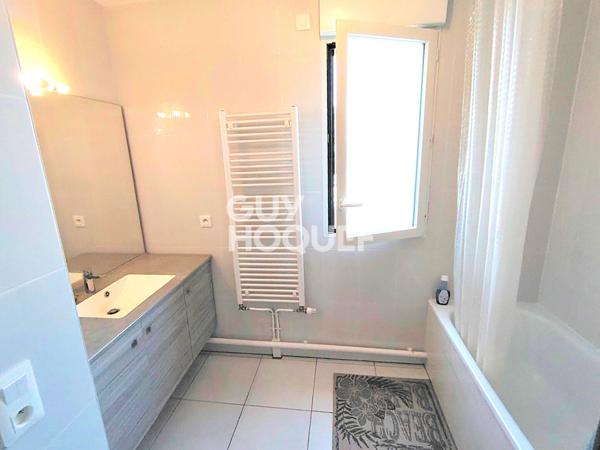 À vendre  Appartement 2 pièces avec loggia et parking à Sceaux
