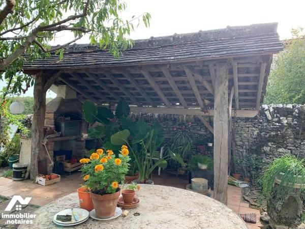 A VENDRE - A LIMOGNE-EN-QUERCY (46260-LOT) Maison quercynoise datant du 19ème siècles, située d...