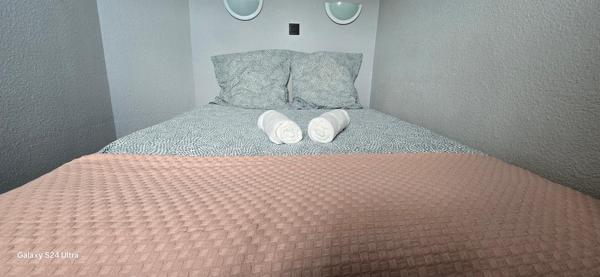 Marina baie des anges T2 - Vue mer et terrasse Climatisé