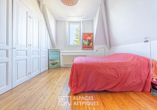 Belle maison de caractère avec jardin, dépendances et grande cave à vins voutée.