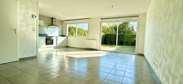 Maison RT2012, DPE B/B, avec garage, 3 chambres à Aulnat