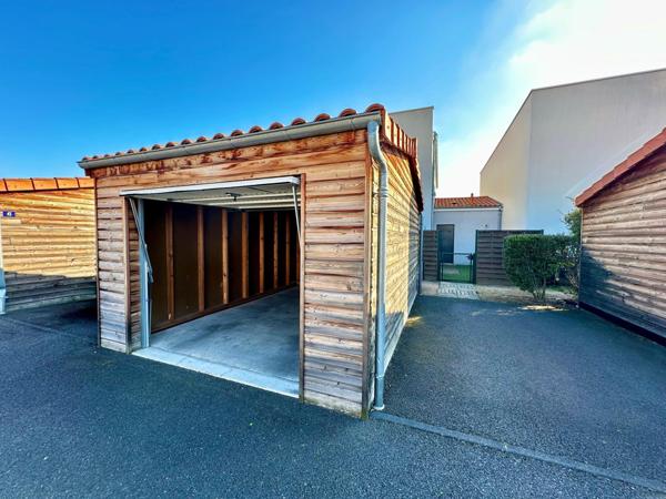 Maison RT2012, DPE B/B, avec garage, 3 chambres à Aulnat