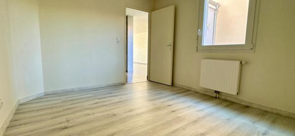 Maison RT2012, DPE B/B, avec garage, 3 chambres à Aulnat