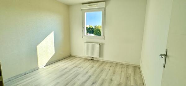 Maison RT2012, DPE B/B, avec garage, 3 chambres à Aulnat