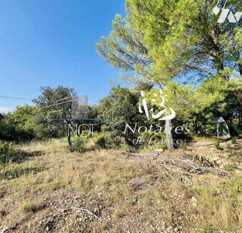 TRES BEAU TERRAIN A BATIR DE 900 M²