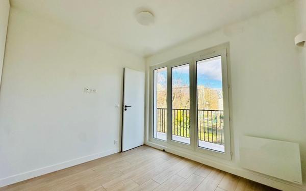 Appartement à louer    3 pièces • 53,14 m2 Créteil