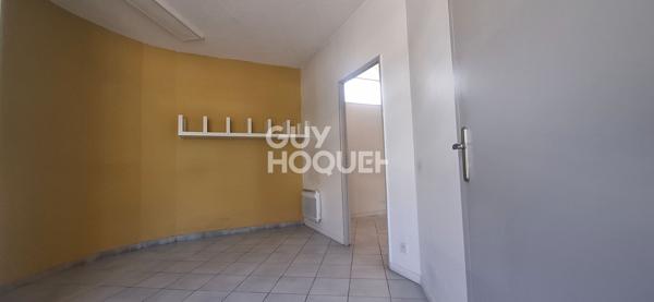 Local commercial Aubergenville 55 m2 de surface utile.