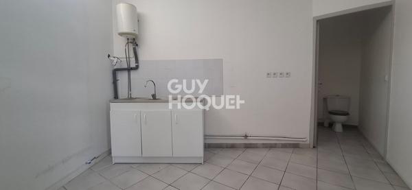 Local commercial Aubergenville 55 m2 de surface utile.