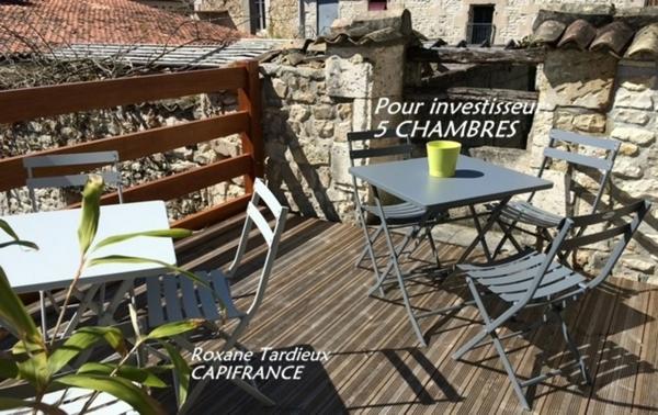 Maison à vendre 7 pièces RUELLE SUR TOUVRE (16) et jardin