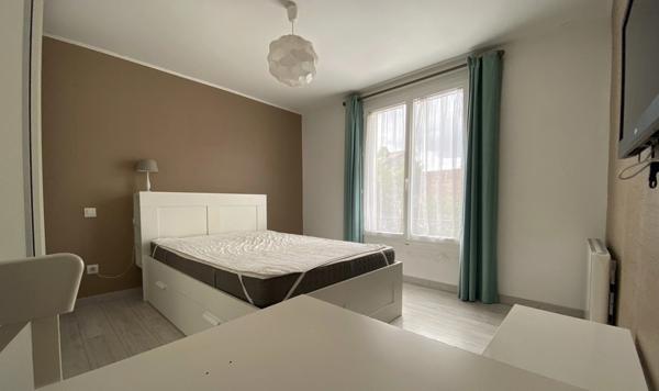 Maison à vendre 7 pièces RUELLE SUR TOUVRE (16) et jardin