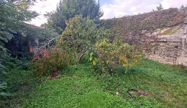 Maison à vendre 7 pièces RUELLE SUR TOUVRE (16) et jardin