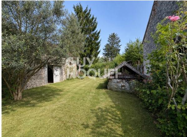 Maison  4 pièces de  130 m2 sur un terrain de 1168m²  avec une grange